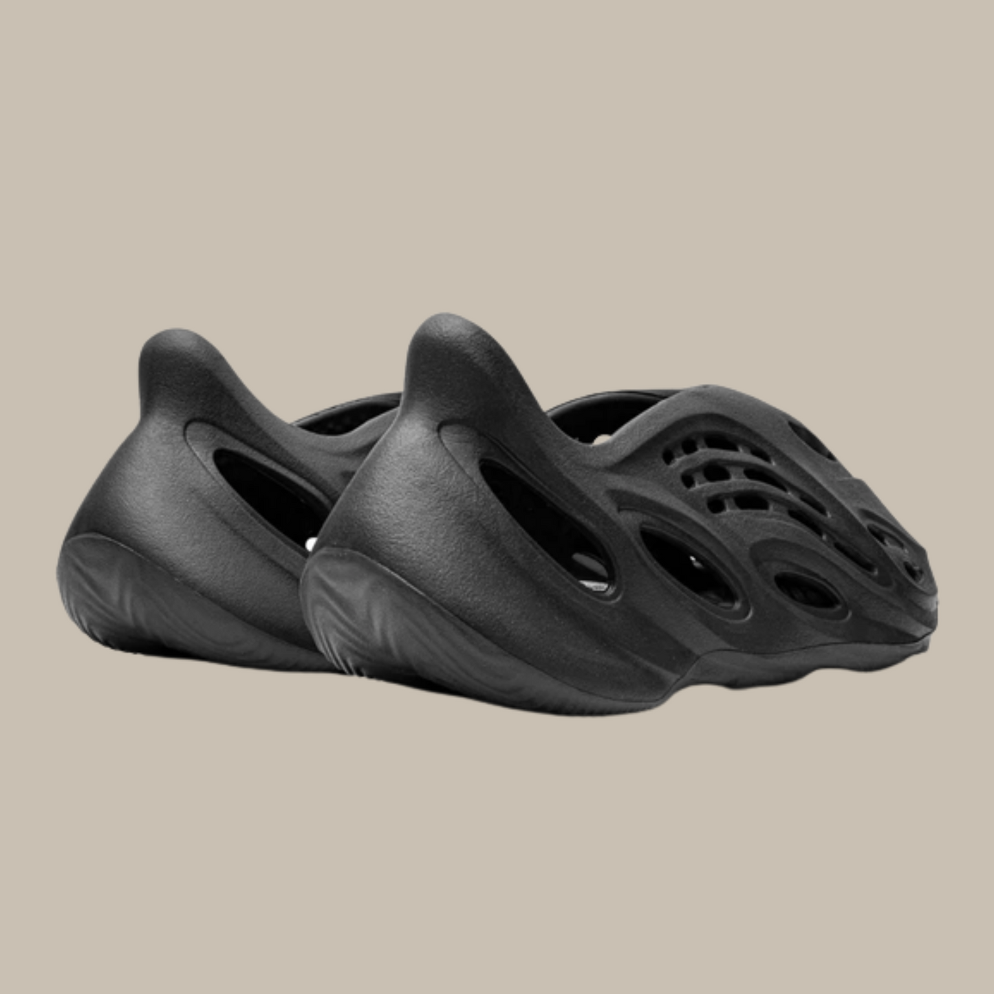 AccidentalFashionIcon_Adidas_Yeezy_Foam_RNNR_Onyx_Backview
