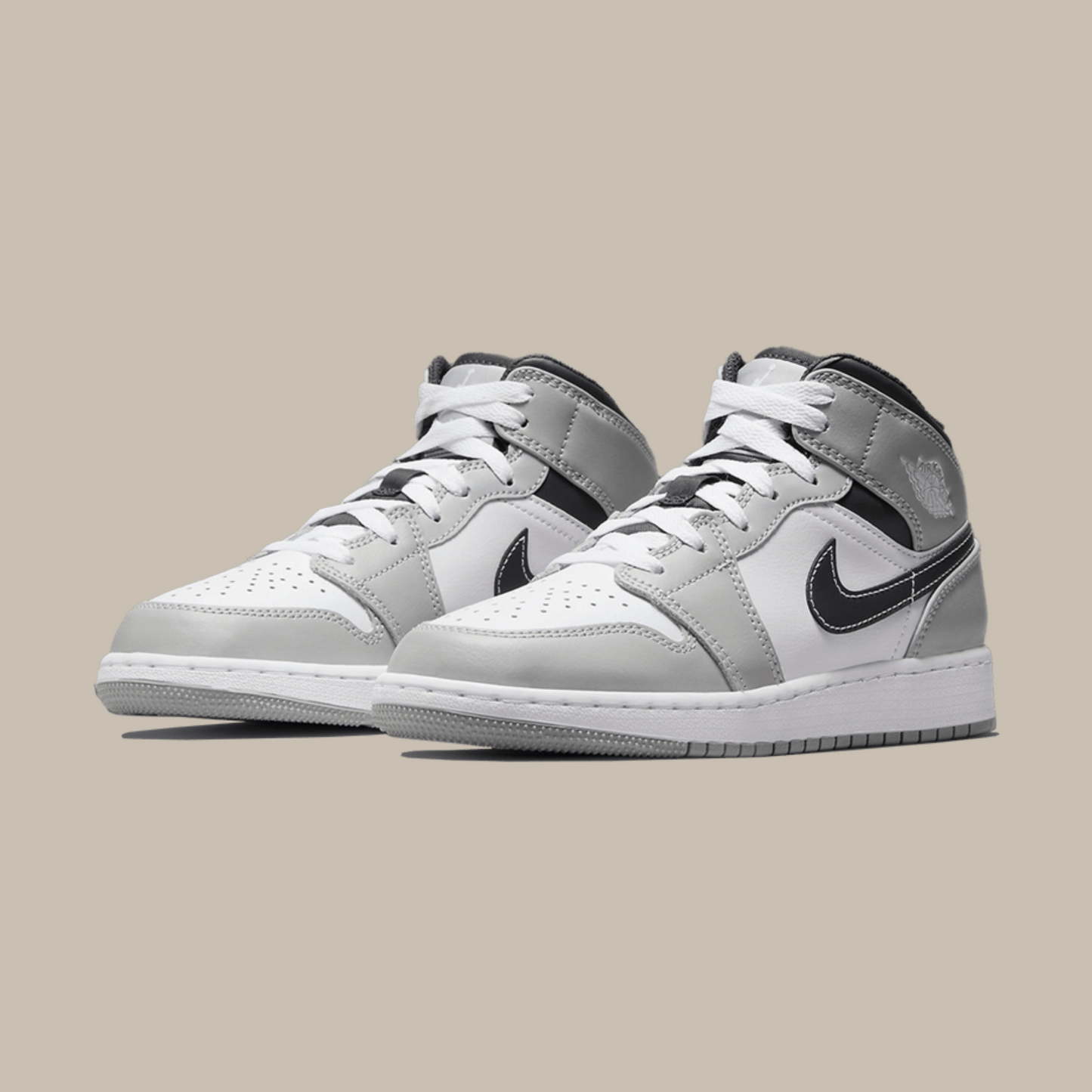 AccidentalFashionIcon_AirJordan1_Mid_Light_Smoke_Grey_Anthracite_Pairs