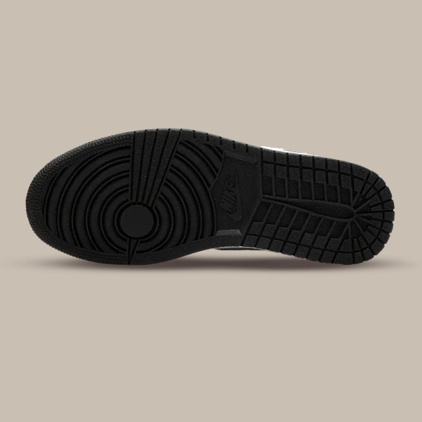 AccidentalFashionIcon_AirJordan1_Retro_High_Washed_Black_Heritage_Sole