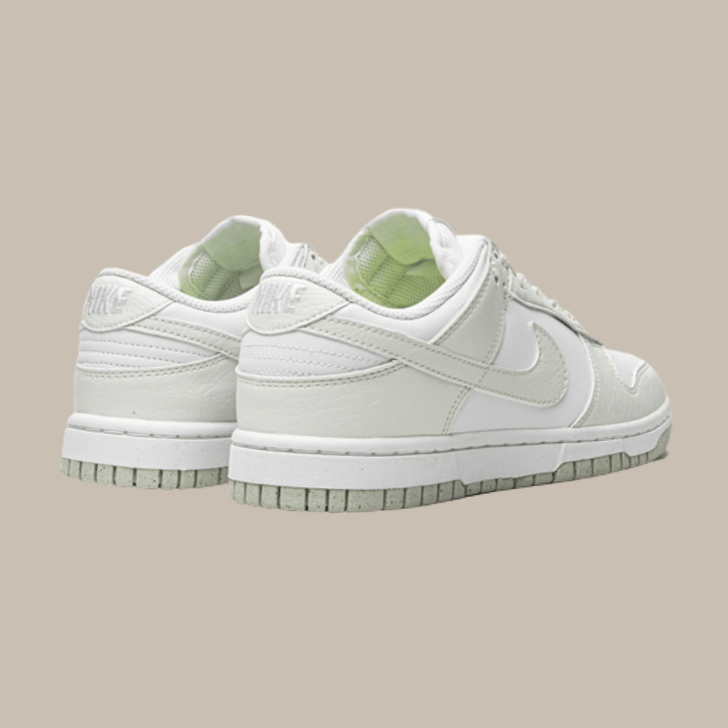AccidentalFashionIcon_Dunk_Low_WMNS_Next_Nature_Mint_Backview