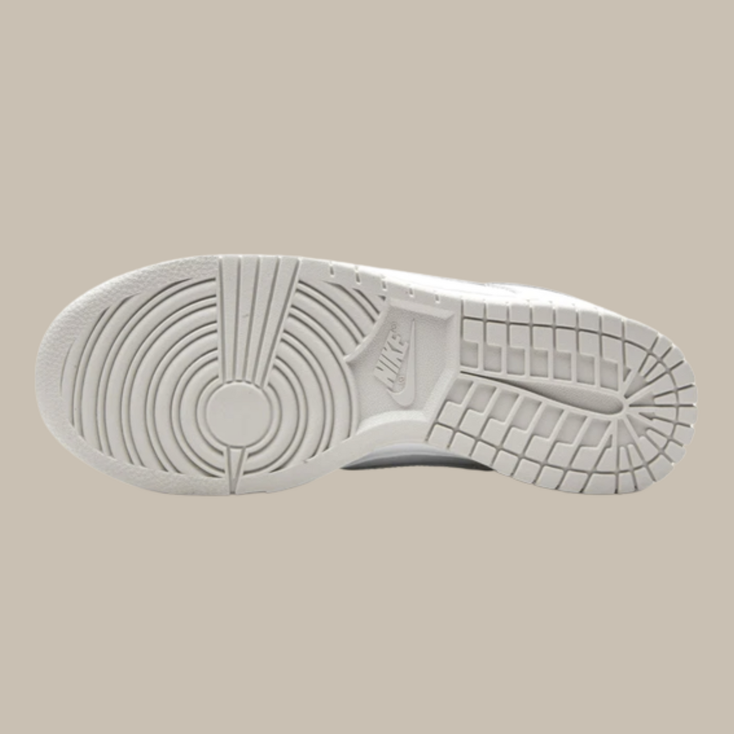 AccidentalFashionIcon_Dunk_Low_WMNS_Photon_Dust_Sole
