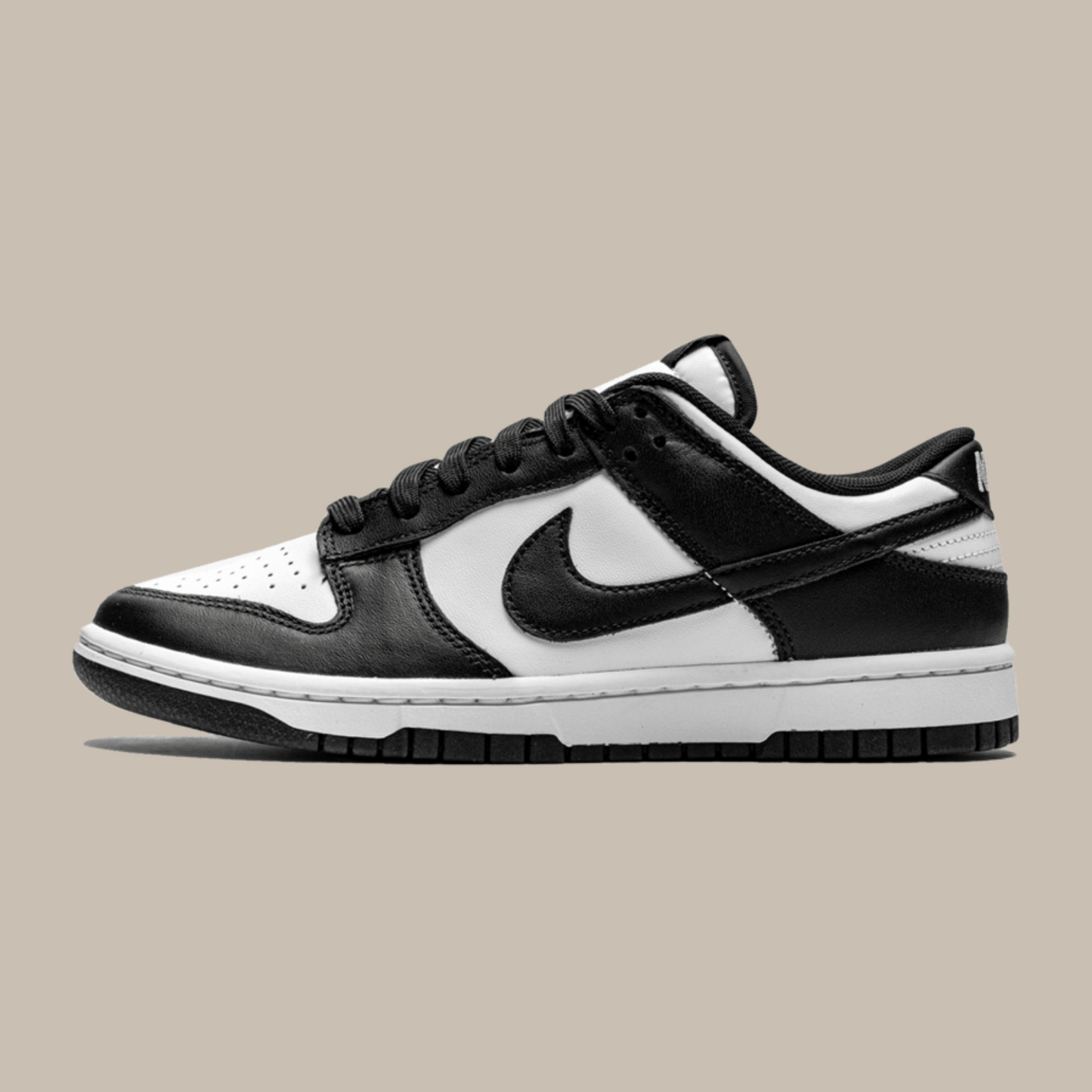 AccidentalFashionIcon_Dunk_Low_WMNS_White_Black_Panda_2021_Sideview