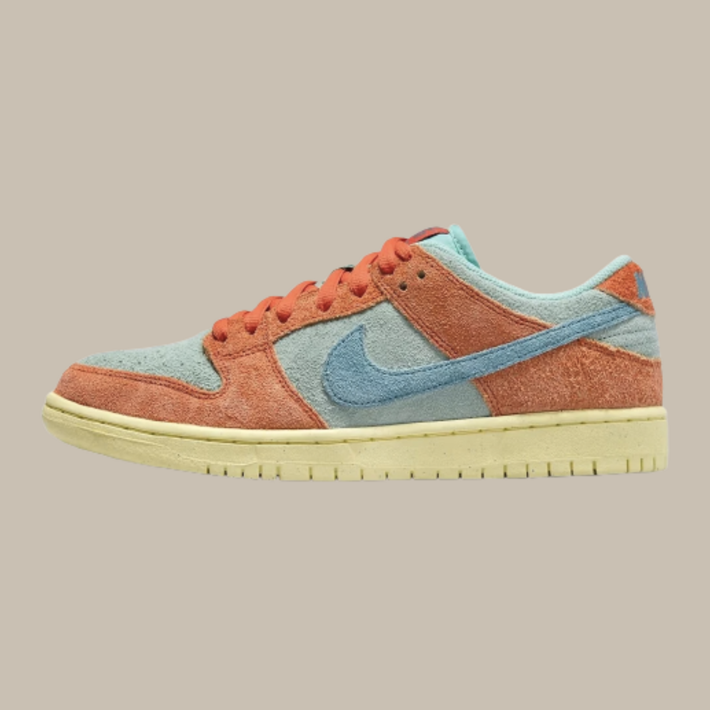 AccidentalFashionIcon_Nike_SB_Dunk_Low_Noise_Aqua_Emerald_Rise_Sideview