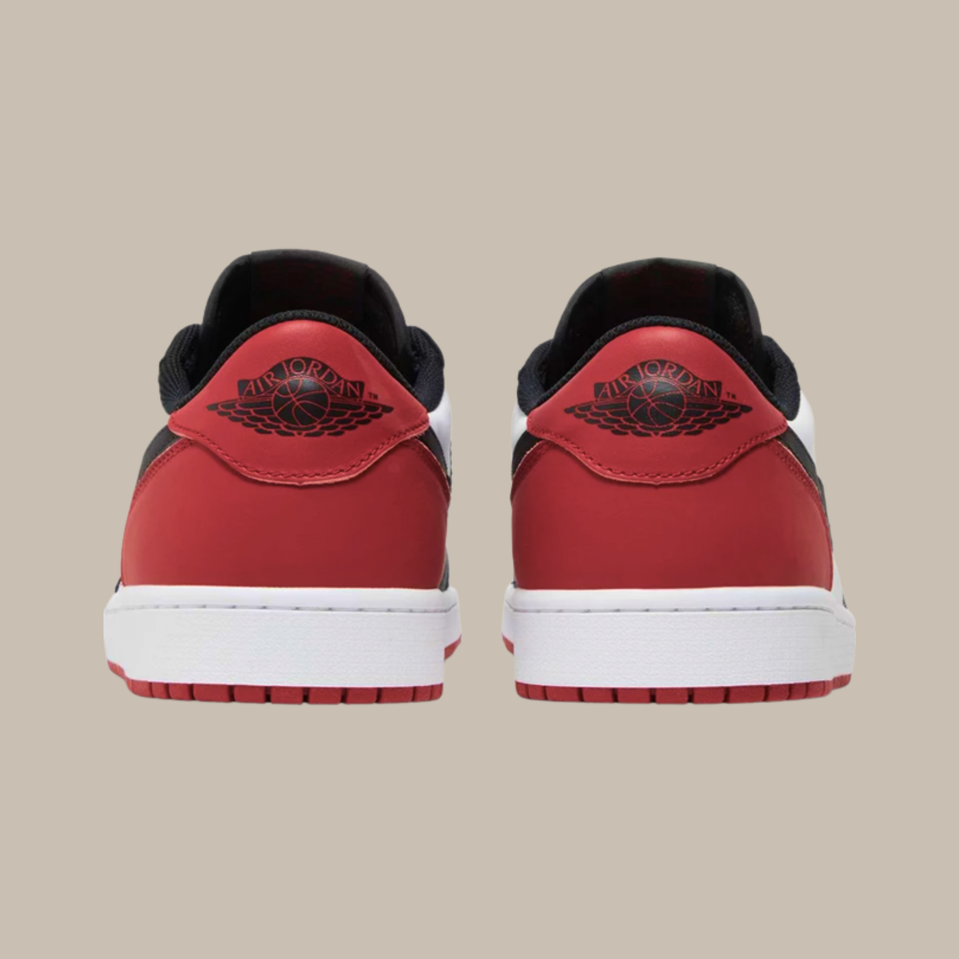 AccidentalFashionIcon_Nike_AirJordan1_Retro_Low_OG_Black_Toe_backview
